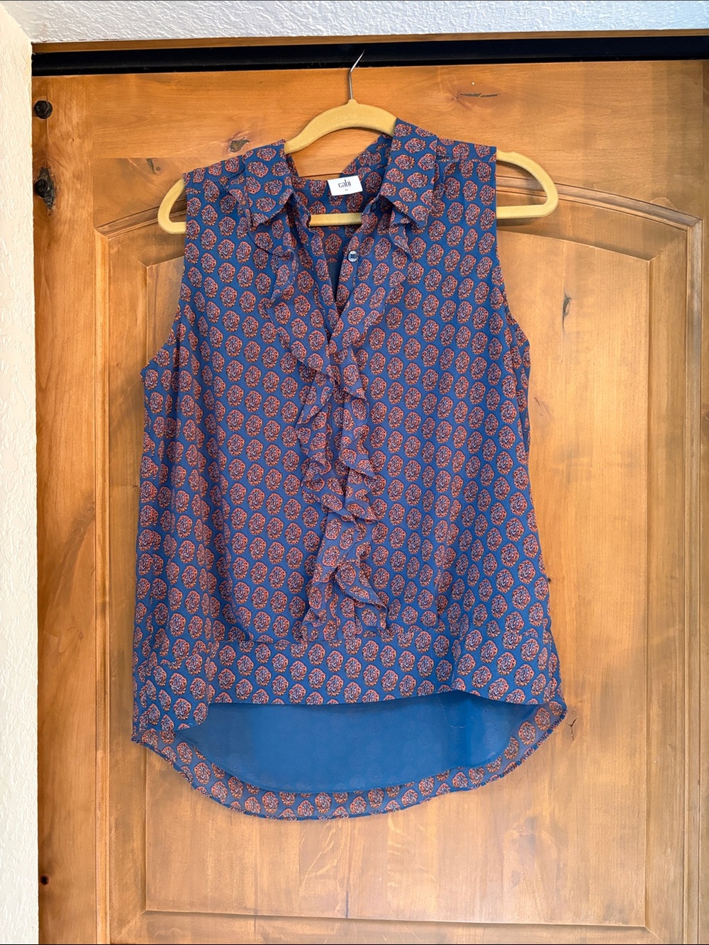 CAbi Navy and Pink Sleeveless Ruffle Print Blouse